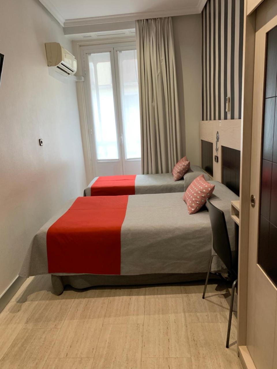 Castilla I Atocha Guest house 2*
